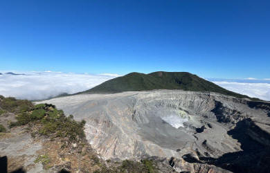 Poas Volcano active crater with steaming fumaroles and the famous La Paz Waterfall Gardens and trail - Macaws Tours by Pablo C
