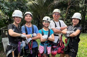 Zipline adventure and banana cultivation tour in Limon - Macaws Tours by Pablo C',