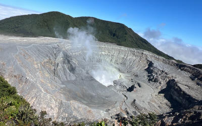 Poas Volcano crater, La Paz Waterfall, and coffee plantation tour - Macaws Tours by Pablo C',